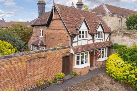 3 bedroom semi-detached house for sale, Castle Street, Warwick