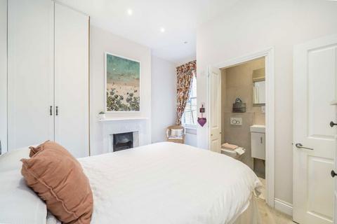 3 bedroom flat for sale, Stapleton Road, London SW17