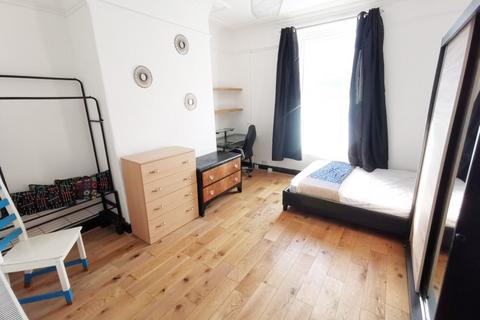 6 bedroom terraced house to rent, WOODHOUSE, LEEDS, WEST YORKSHIRE