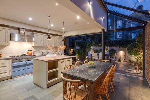 35 Cotleigh Road, London, NW6 2NN