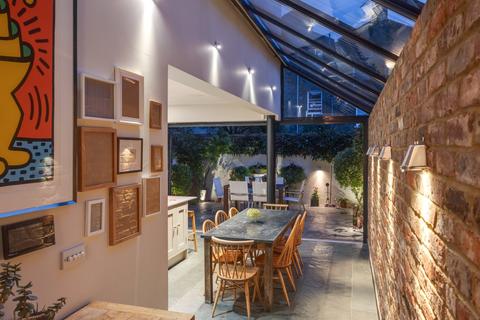 35 Cotleigh Road, London, NW6 2NN