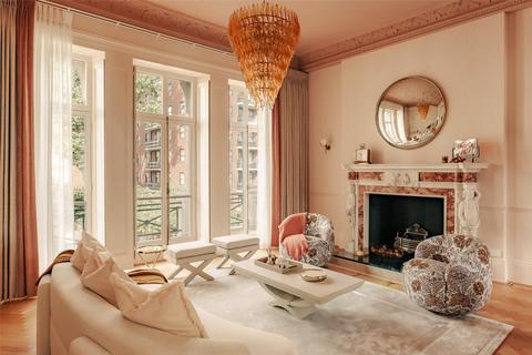 undefined, Ennismore Gardens, Knightsbridge, SW7