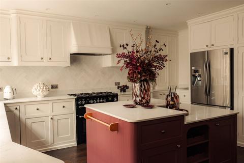 undefined, Ennismore Gardens, Knightsbridge, SW7