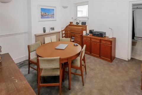 undefined, Queen Street, Littlehampton BN17