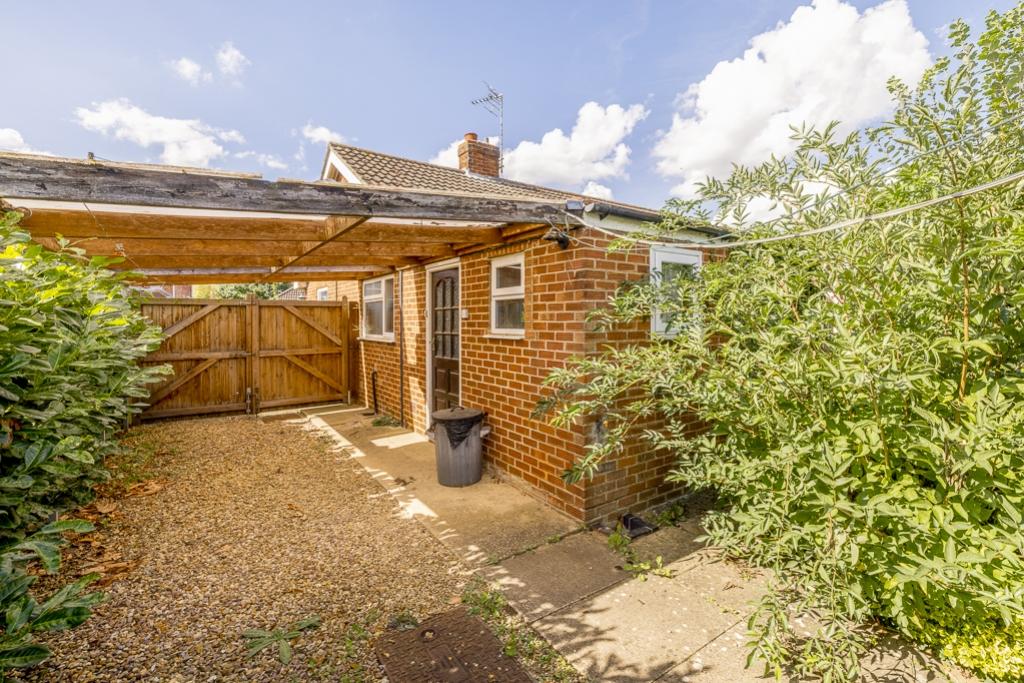 18 Highfield Road (Donnington)-13