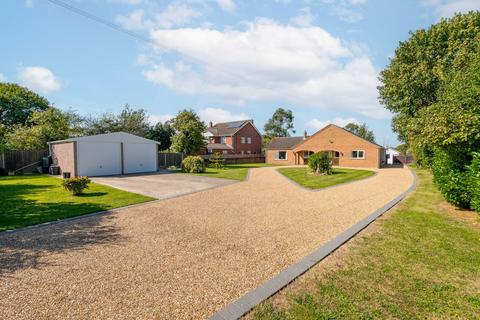 4 bedroom detached bungalow for sale, Green Lane, Kessingland