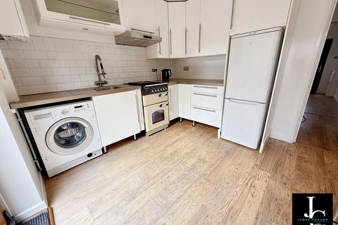 2 bedroom terraced house for sale, Bridle Road, Telford TF7