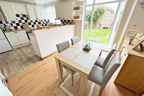 3 bedroom terraced house for sale, Southwold Crescent, Scartho, Grimsby, N.E. Lincs, DN33 3AF