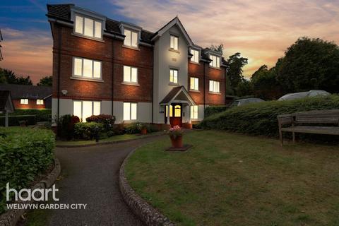 undefined, Canonsfield Road, WELWYN