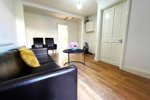 undefined, Framfield Road, W7