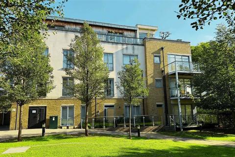 Blagrove Road, Teddington TW11