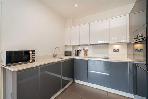 2 bedroom flat for sale, Blagrove Road, Teddington TW11