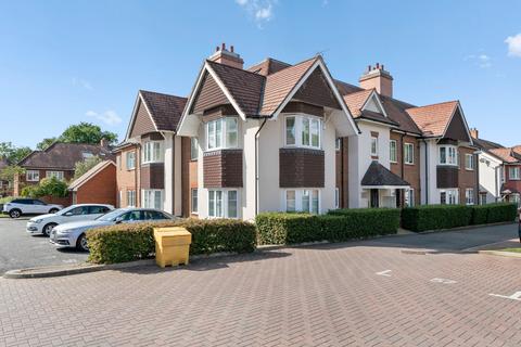 46 Poplar Road, Esher, KT10 0DD