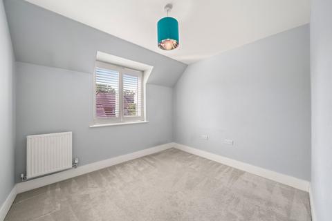 46 Poplar Road, Esher, KT10 0DD
