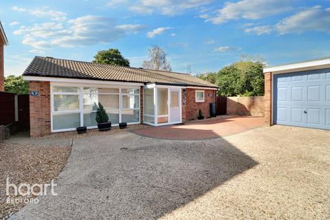 2 bedroom bungalow for sale, Helford Close, Bedford