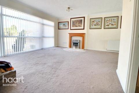 2 bedroom bungalow for sale, Helford Close, Bedford