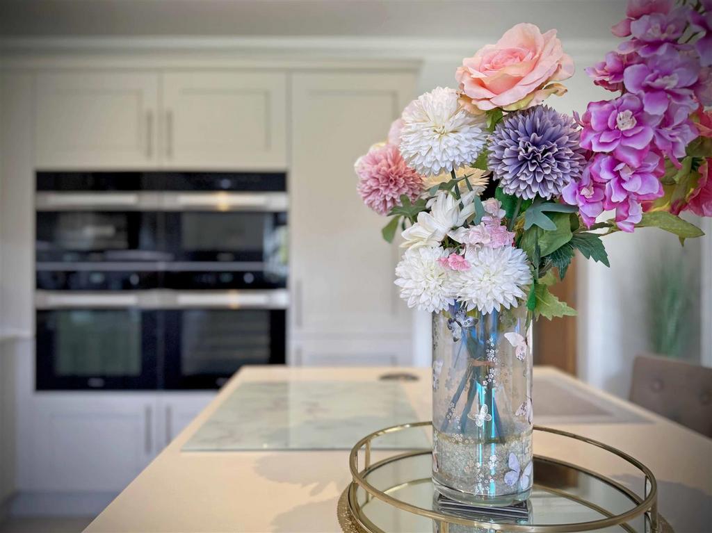 Kitchen (b).jpg
