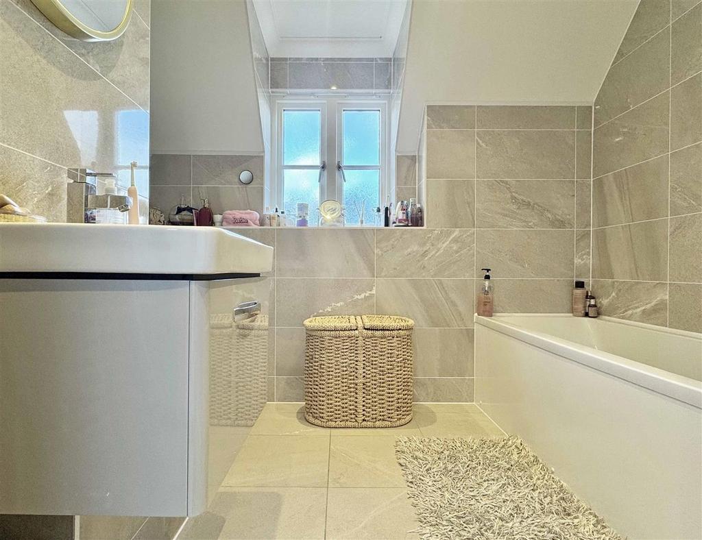 Family Bathroom.jpg