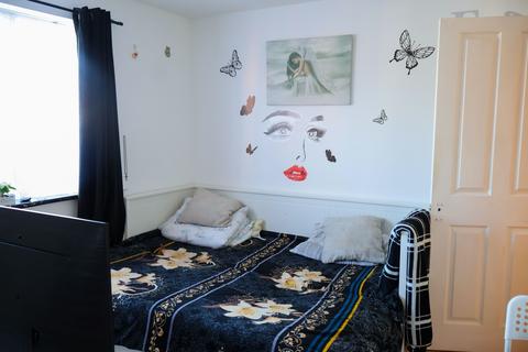 undefined, Linnet Close, London N9