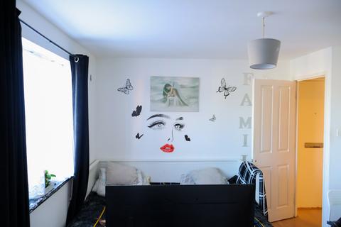 undefined, Linnet Close, London N9