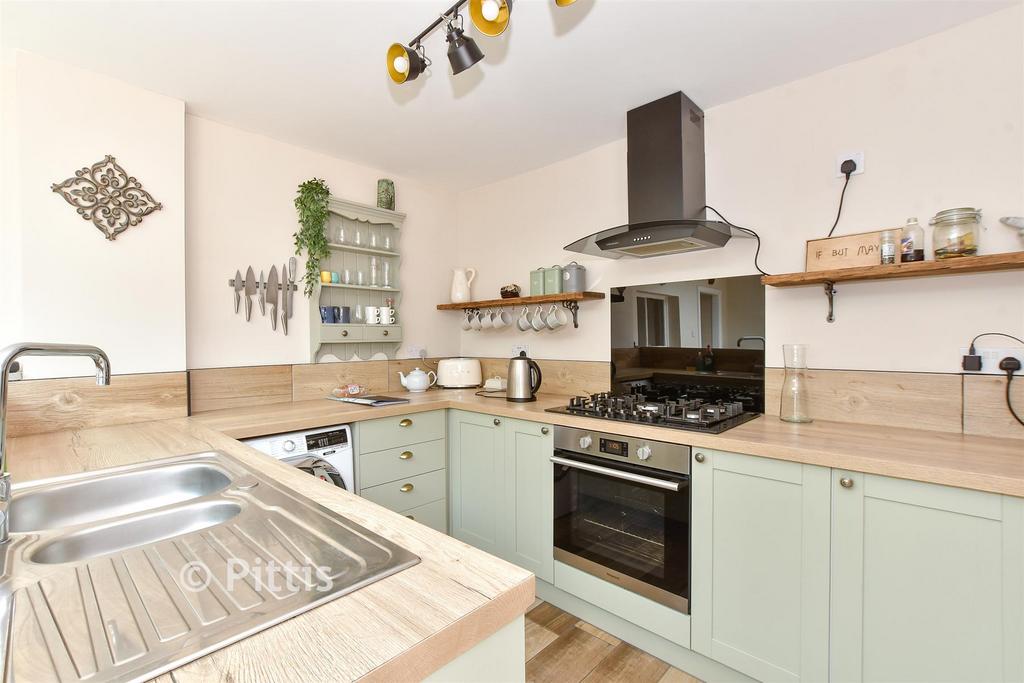 Kitchen/ Breakfast Area