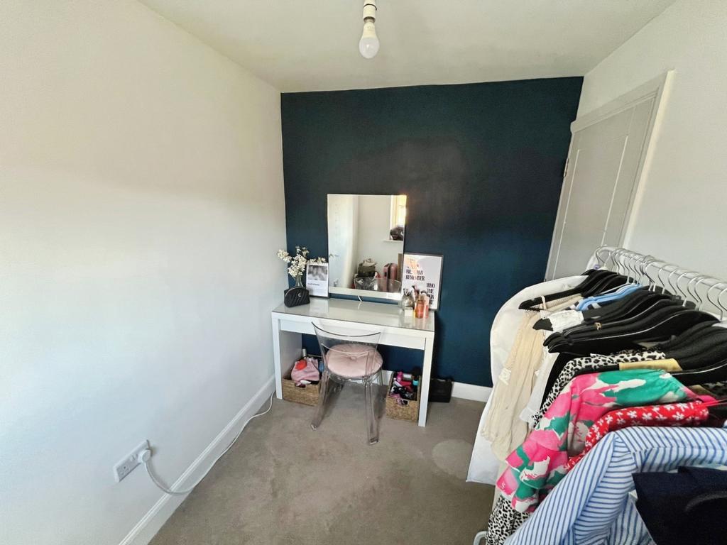 Pbox-bedroom-335893.jpg