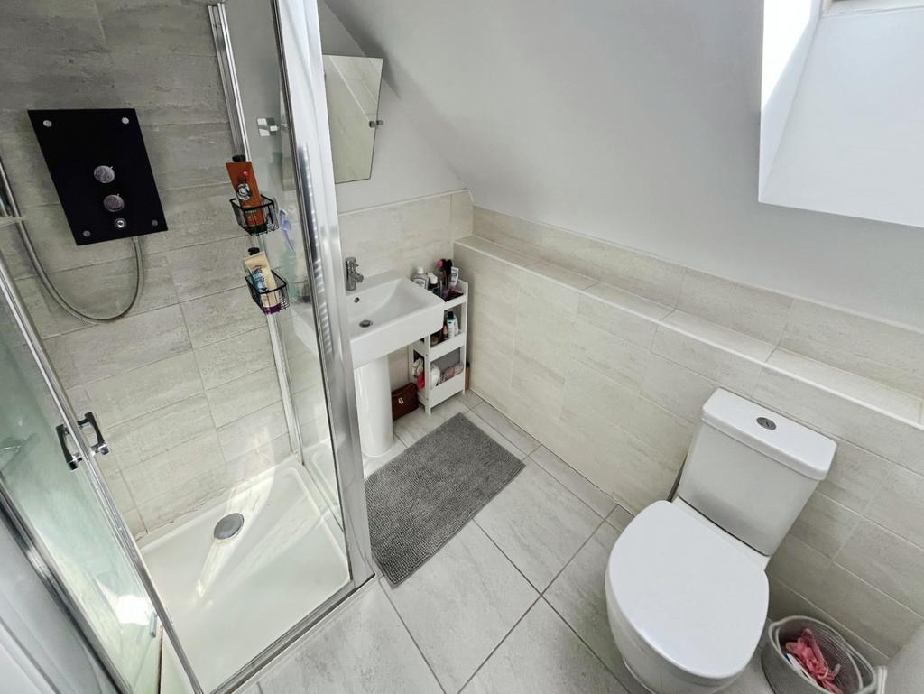 Pbox-bathroom-335893.jpg