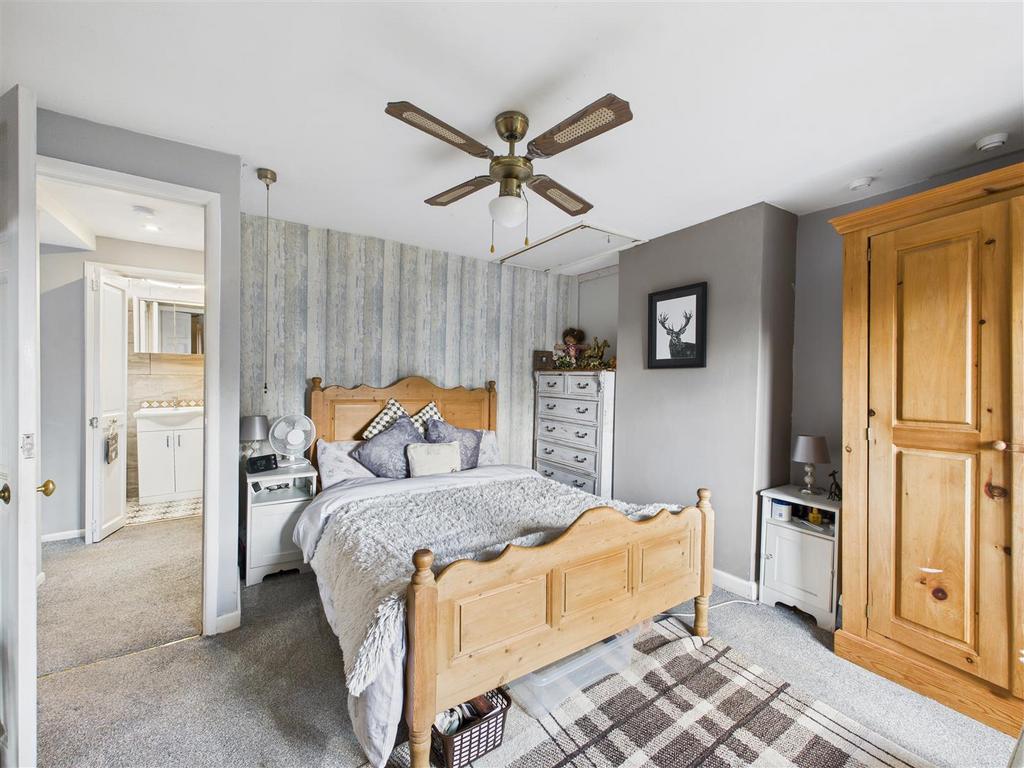 CAM05476 G0-PR0047-STILL022.jpg