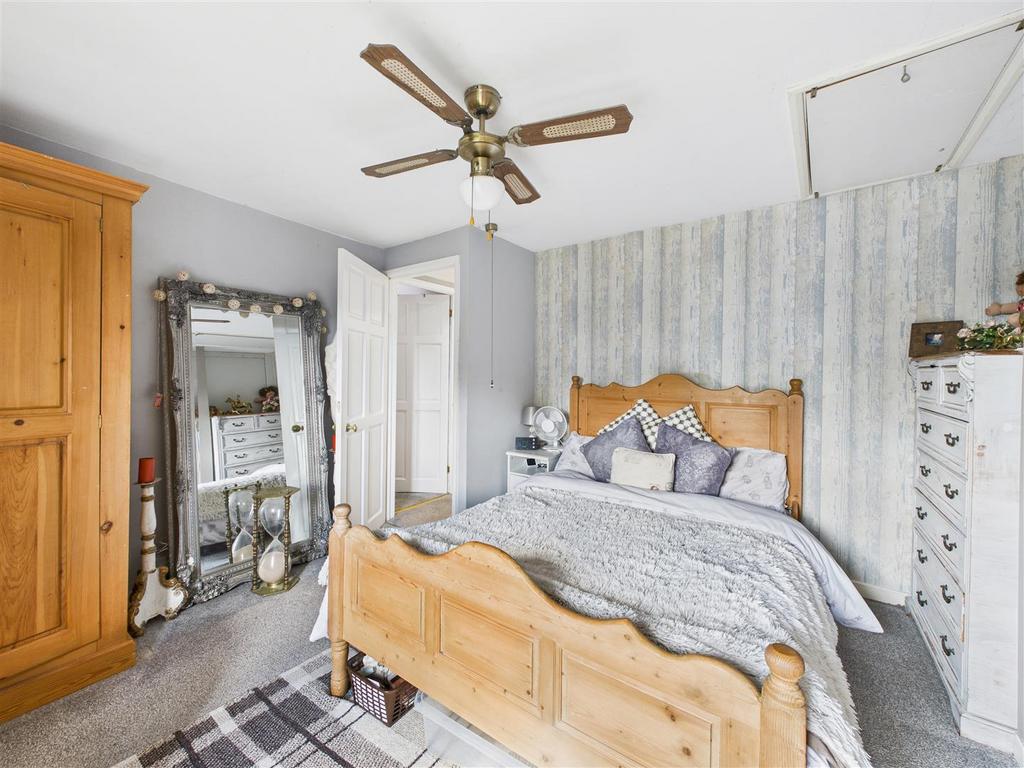 CAM05476 G0-PR0047-STILL024.jpg