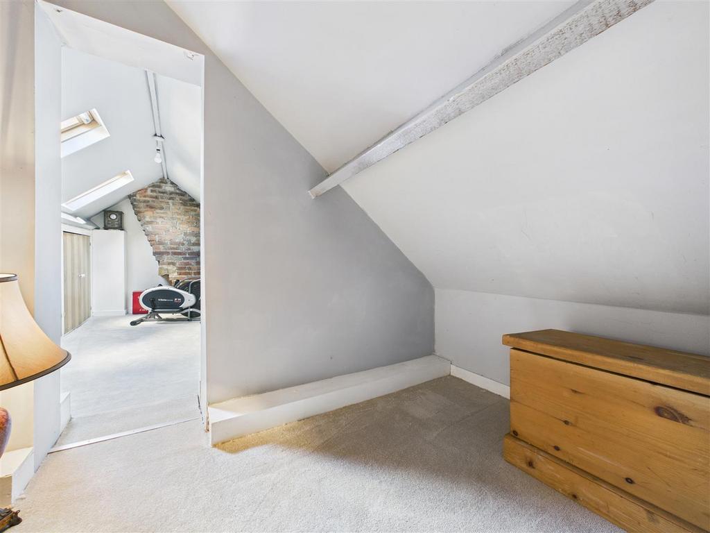 CAM05476 G0-PR0047-STILL028.jpg