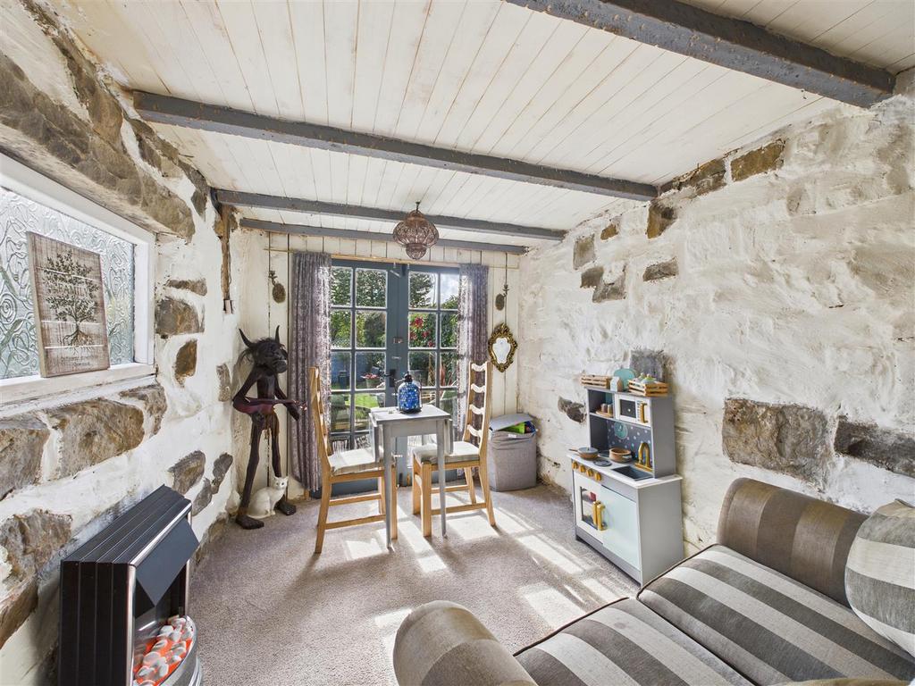 CAM05476 G0-PR0047-STILL003.jpg