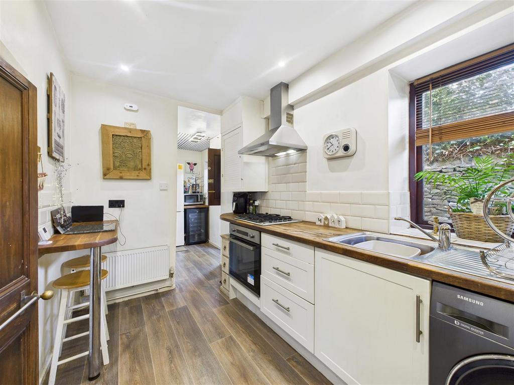 CAM05476 G0-PR0047-STILL007.jpg