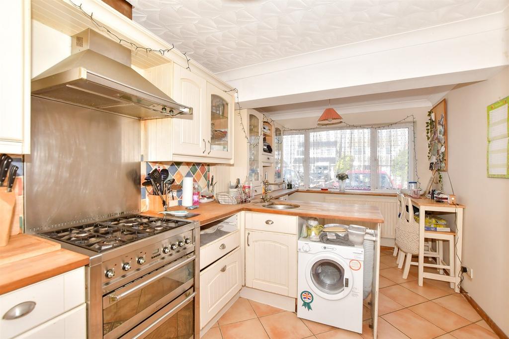 Kitchen/ Breakfast Room