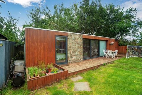 3 bedroom detached house for sale, Main Street, Grendon Underwood, Buckinghamshire.