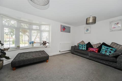 3 bedroom semi-detached house for sale, Leeches Way, Cheddington