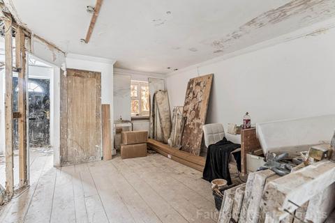 3 bedroom end of terrace house for sale, James Way, South Oxhey