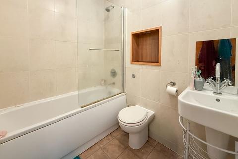 2 bedroom apartment for sale, Worsdell Drive, Gateshead, NE8