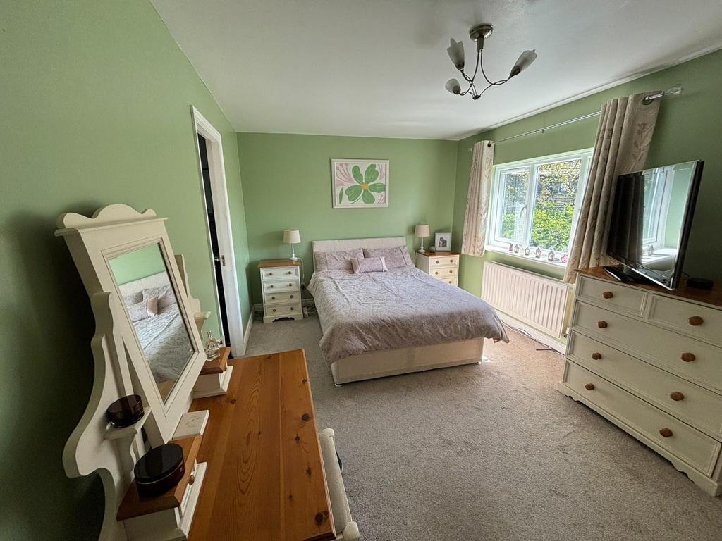 Bedroom 1.JPEG