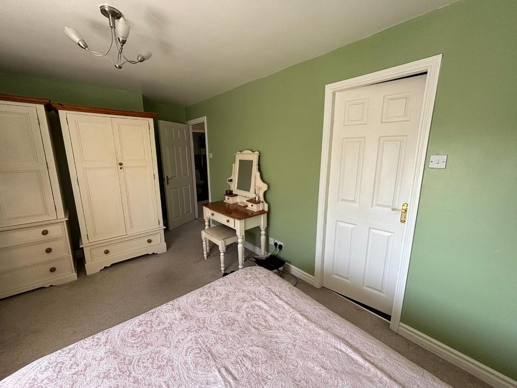 Bedroom 1 (2).JPEG