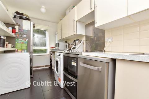 2 bedroom ground floor flat for sale, Toll Bar Court, Sutton SM2