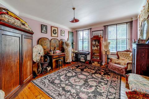 2 bedroom flat for sale, Aylmer Road, East Finchley, London, N2