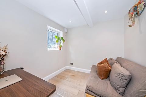 34a Mosslea Road, London, SE20 7BW
