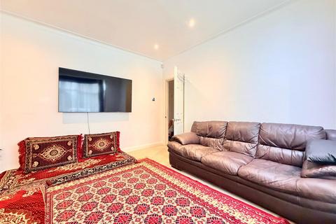 undefined, Broadfields Avenue, Edgware