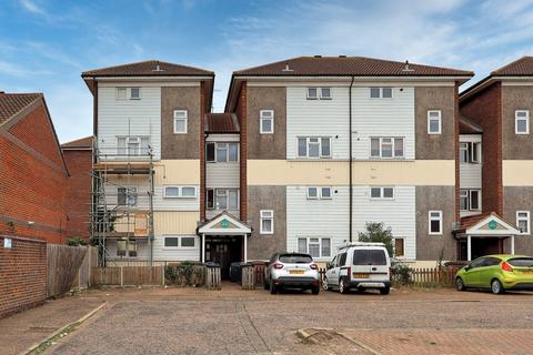 2 bedroom maisonette for sale, Pevensey Close, Basildon, SS13