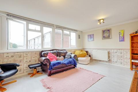 2 bedroom maisonette for sale, Pevensey Close, Basildon, SS13