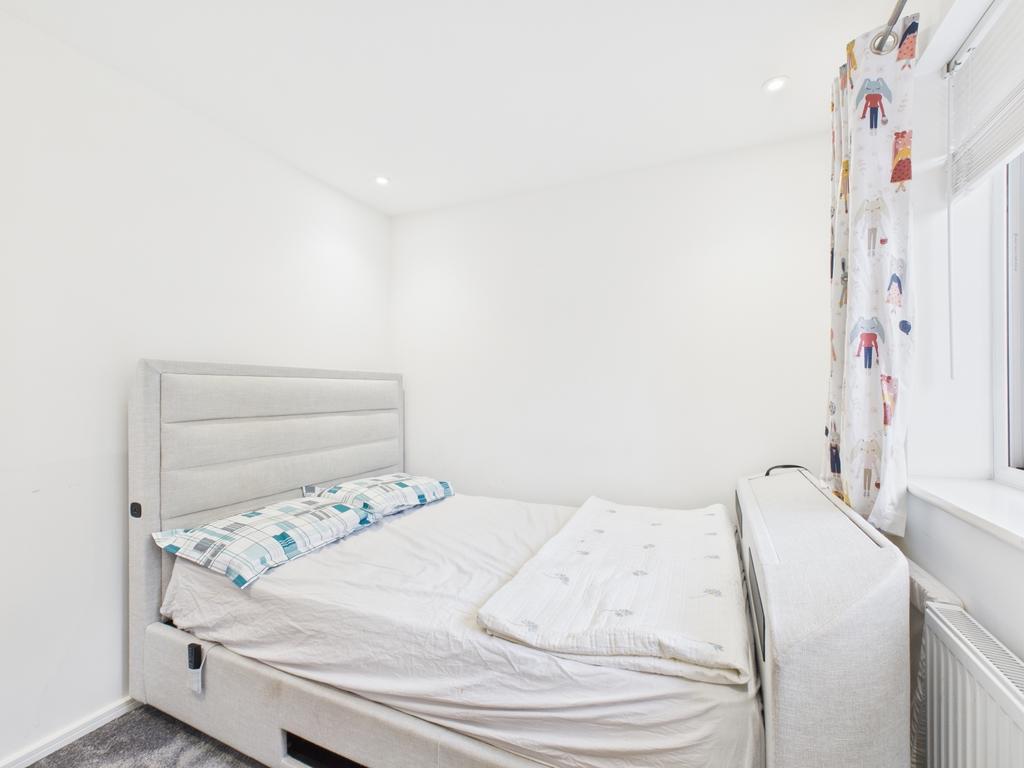 Cam03729 g0 pr0132 still022