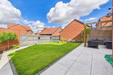 4 bedroom detached house for sale, Lapwing Avenue, Streethay, Lichfield