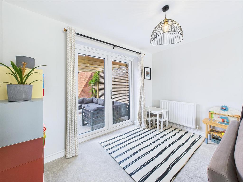 CAM04366 G0-PR0129-STILL018.jpg