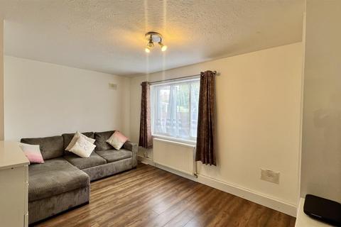 1 bedroom maisonette for sale, Windsor Park Road, Harlington UB3