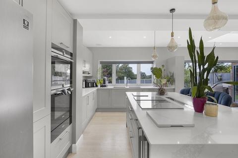 7 Great Lawn, Ongar, CM5 0AA